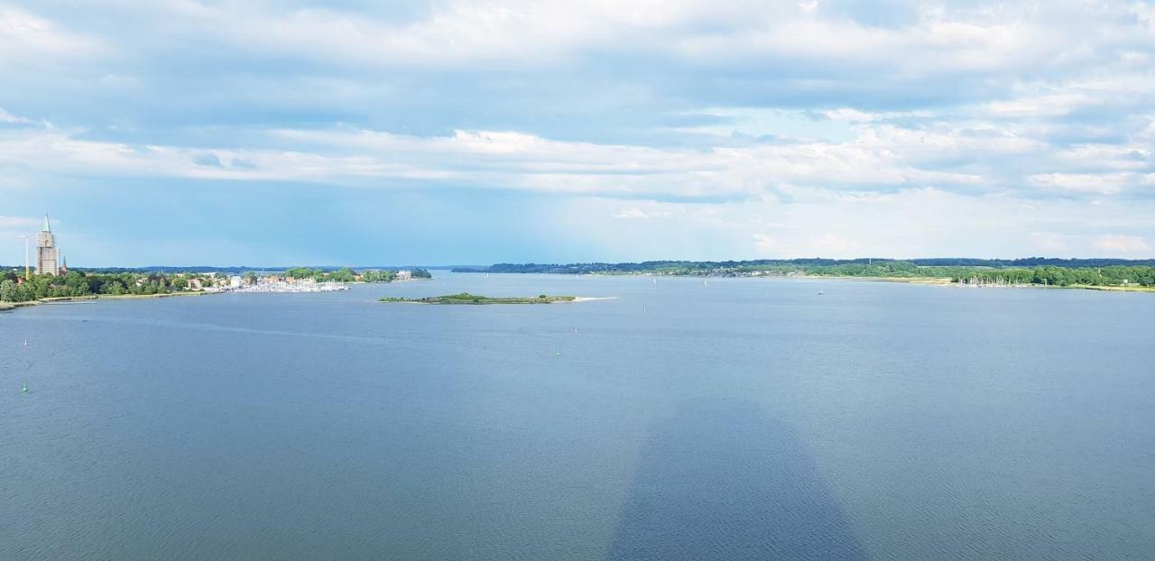 Ostseefjord-Schlei-Blick Im Wikingturm Schleswig Exterior photo